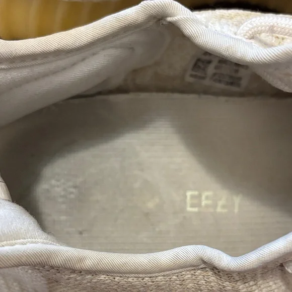 Yeezy Boost 350 V2 by adidas - Picture 6 of 10